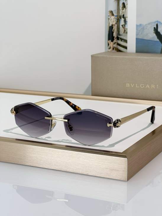 Picture of Bvlgari Sunglasses _SKUfw77796179fw
